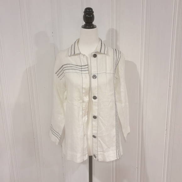 Beautiful thick white linen shirt with black topstitching - Picture 7 of 8